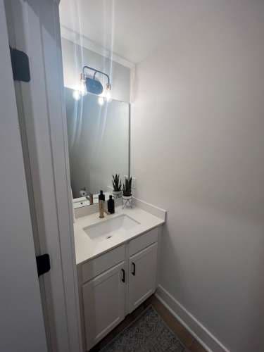 100 Regency Dr
