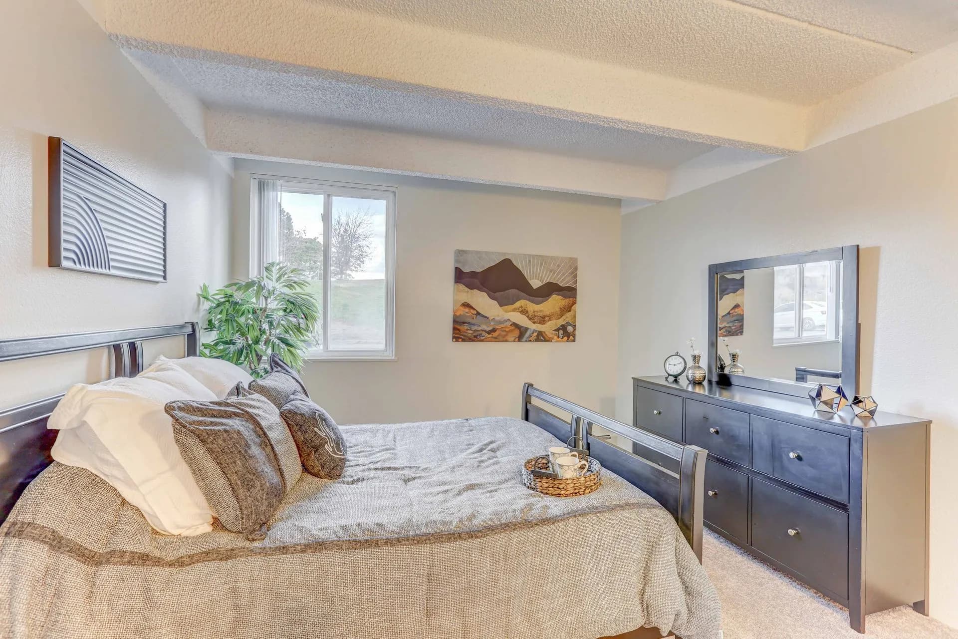 Summit View Village Apartments