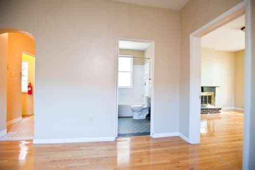 1 BD/1BA w Heat near Brady*** HALF OFF FIRST MONTH***