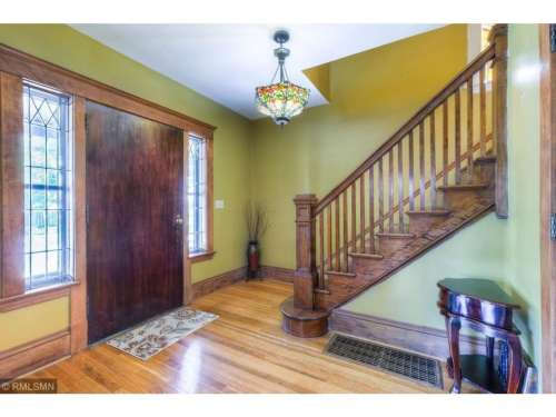 Large 6 bedroom house near Hamline University- June 2026! Pet Friendly