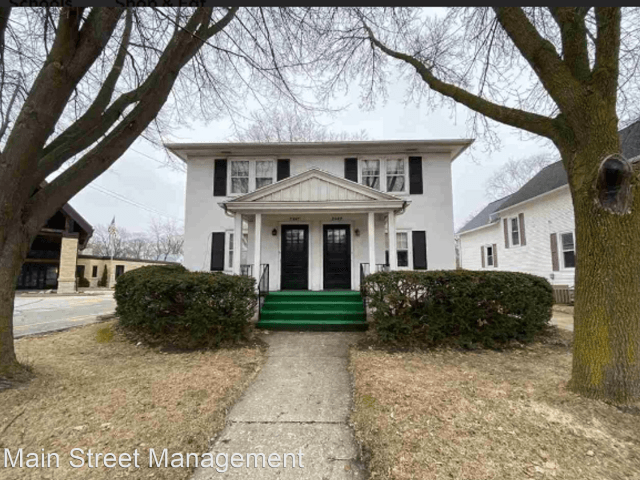 2349 Webster Ave