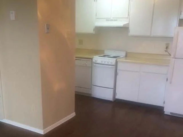 Wallington Plaza Apartment Homes
