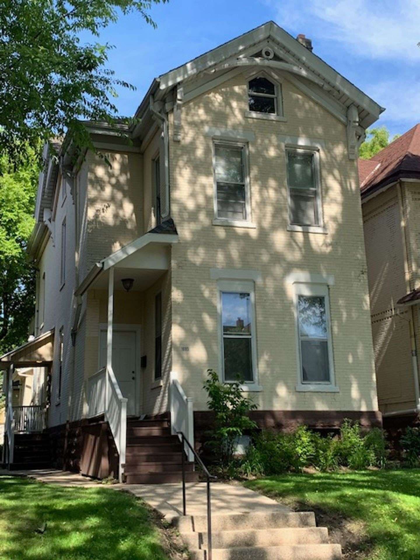 1 BD/1BA w Heat near Brady*** HALF OFF FIRST MONTH***