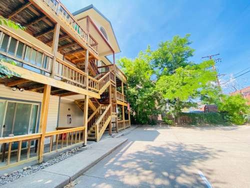 1137 Pleasant Street