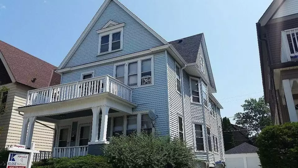 2506 N Oakland Ave