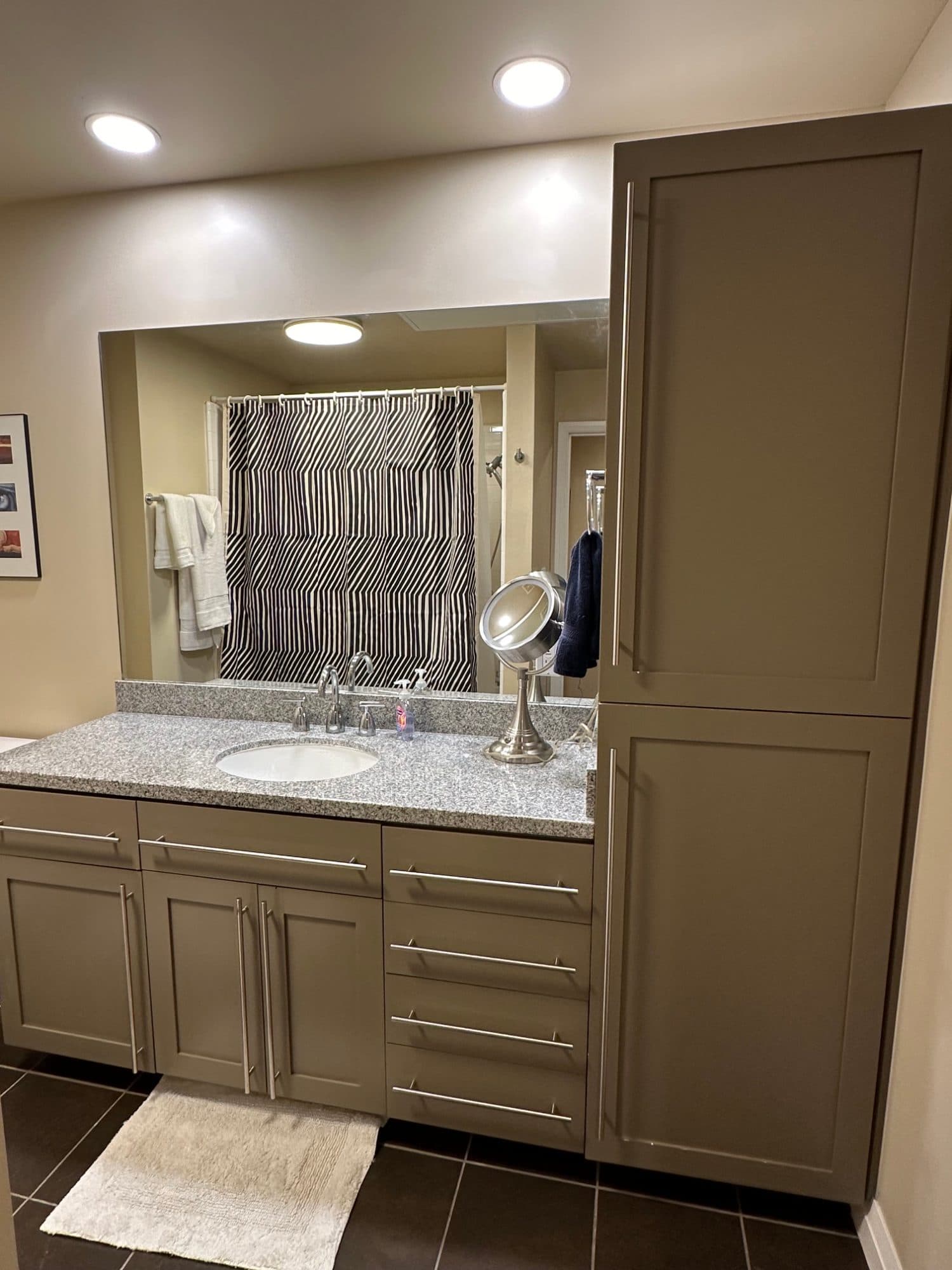 Fully Furnished Downtown Condo