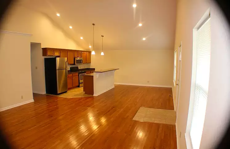 800 W Ashland Ave