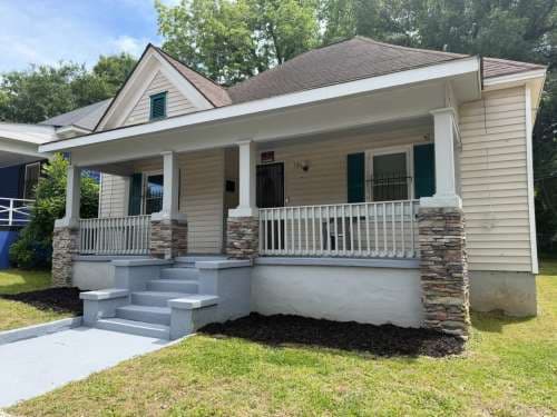 Fully Furnished Female Rooms for Rent On Campus