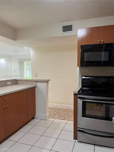 13700 SW 62nd St APT 121
