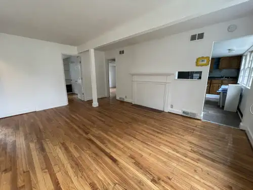 218 University Ave