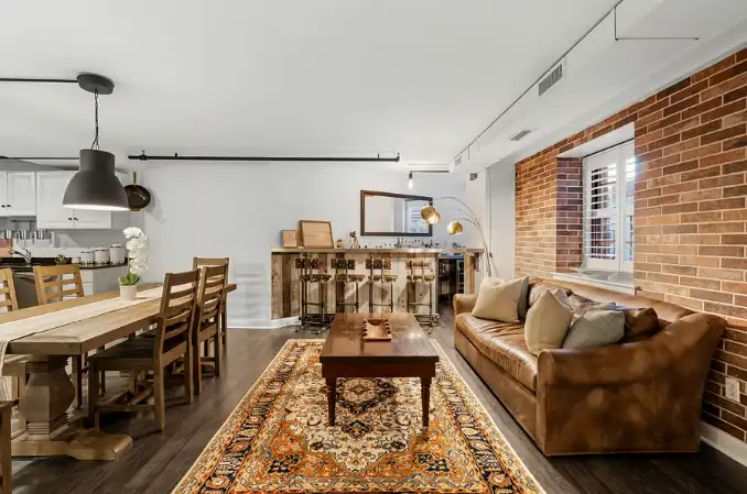 122 Court
