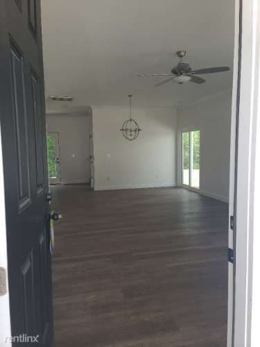 300 Clarus Crk Wy Travelers Rest