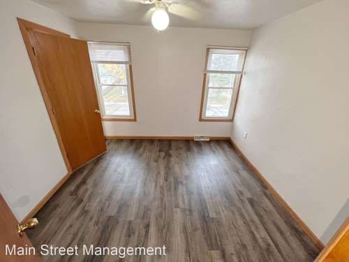 1079 Shawano Ave