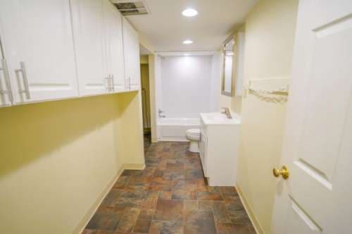 23-31 W 10th Ave