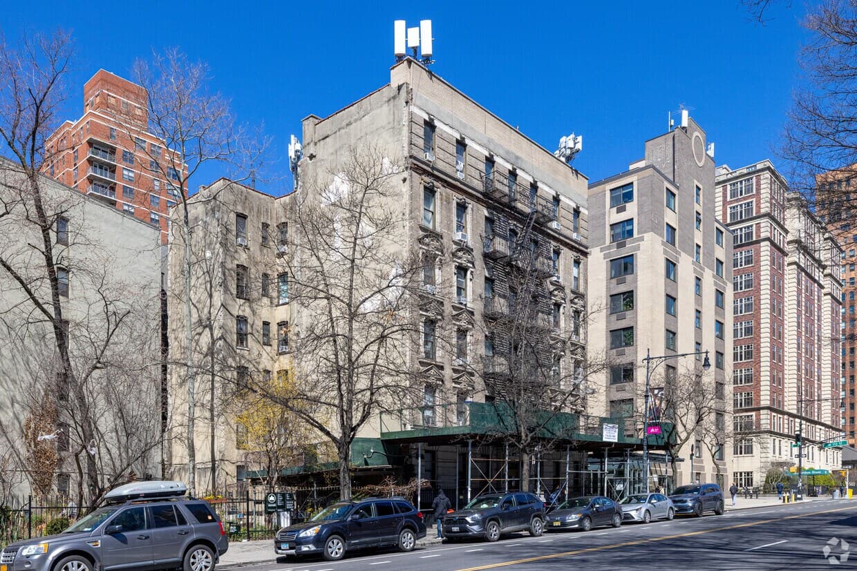 1046 Amsterdam Ave apt 15