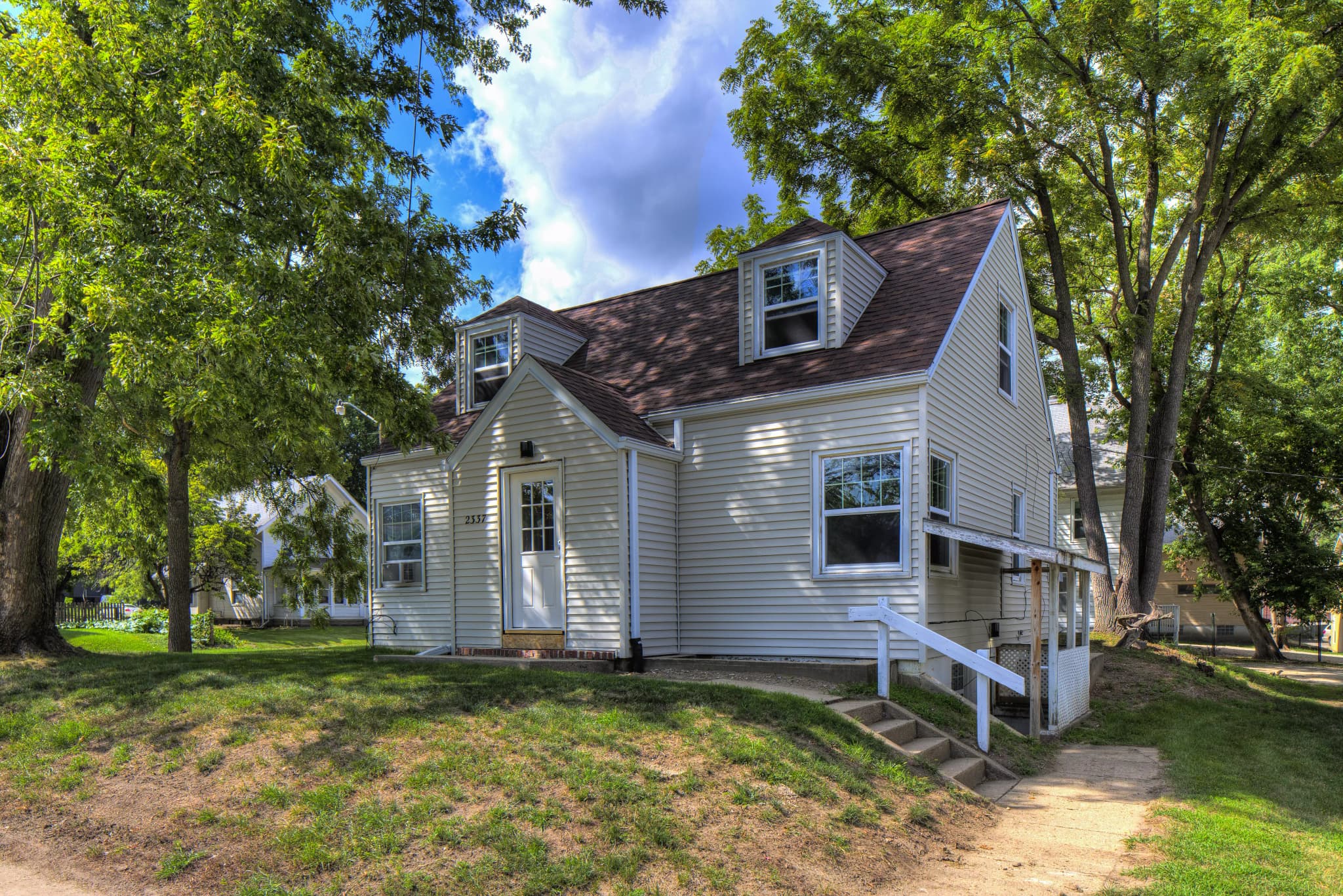 2337 Knapp St