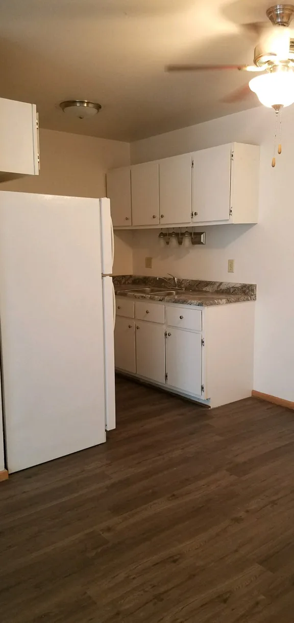 Alverno Pool Apartments