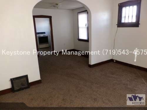 $400 Off 1st Month! Charming 1 Bedroom Apartment with Private Entrance & Covered Porch $800/$800