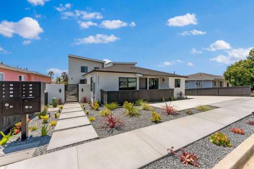 Spacious 2 bedroom unit in heart of Linda Vista **$1