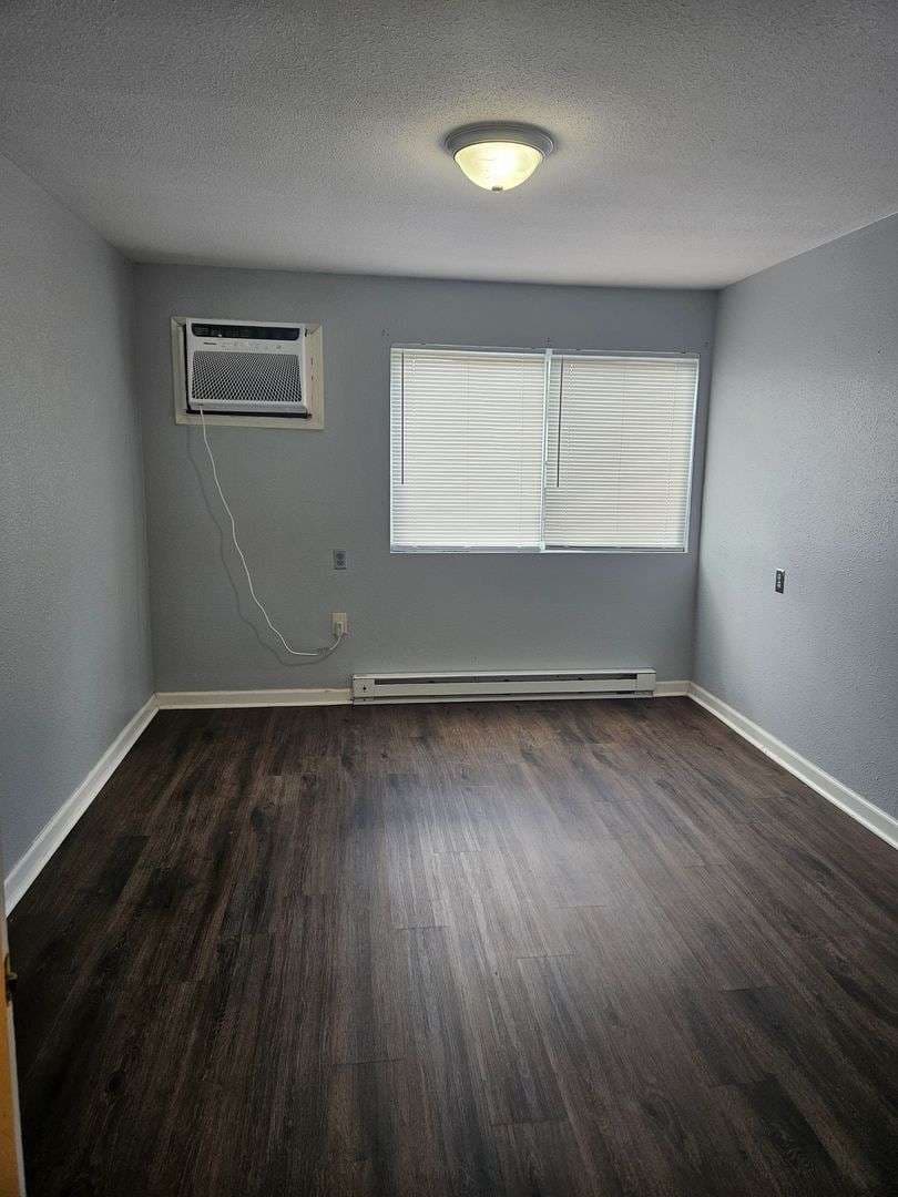 ASHBURN COURT APARTMENTS