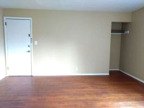 302 W Locust St