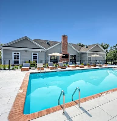 Summit Court Apartments