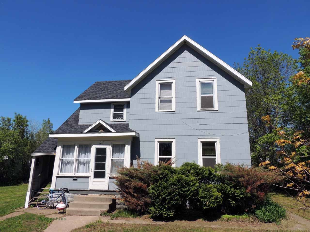 1217-1217 1/2 2nd Ave