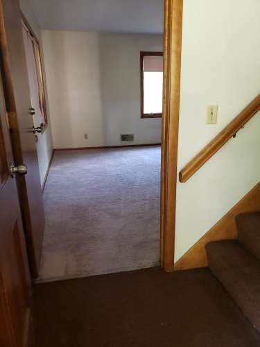 Main level duplex w/spacious shared basement