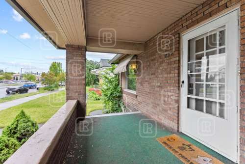 808 East Mission Avenue