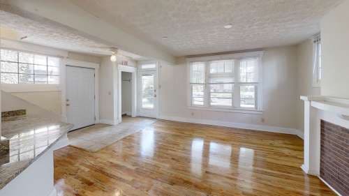 284 E 13th Ave