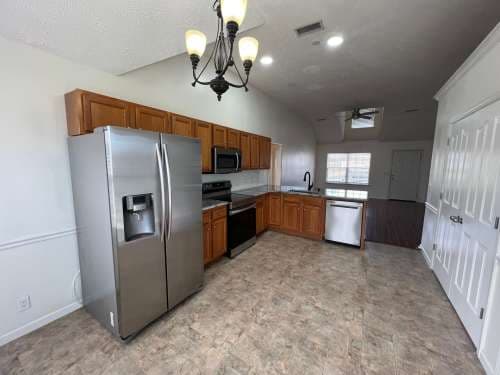 Nice 3 Bedroom 2 Bath plus Bonus Room in Murfreesboro - Available Immediately!