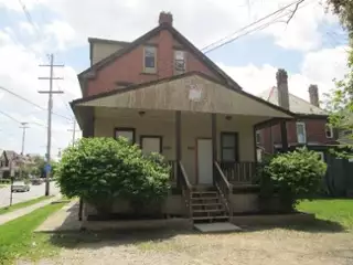 192 E 11th Ave