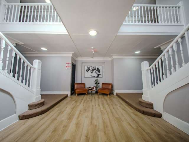 1800 North La Brea Ave