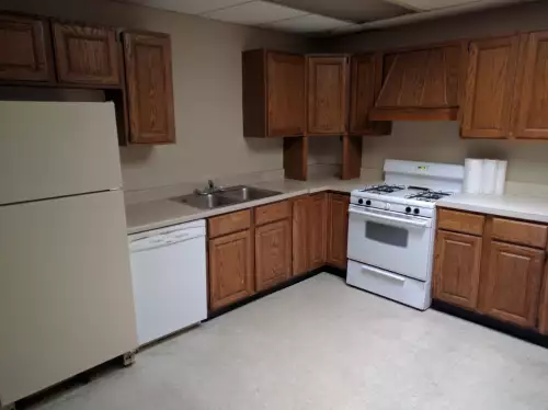 84 N Court