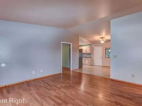 2058 Douglas Ln