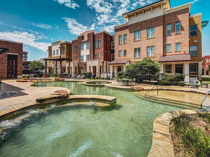 U Club Townhomes at Overton Park