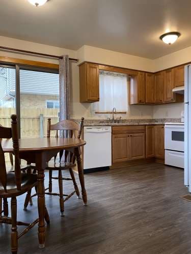 Marshall's College Rentals 1029 Douglas