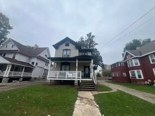 633 Amherst