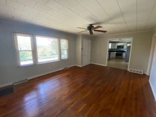 3 Bedroom Brick Ranch House in a Great Location!