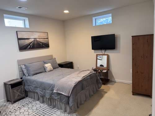 Brambleton Student Homestay – Furnished 2-Student Basement Suite