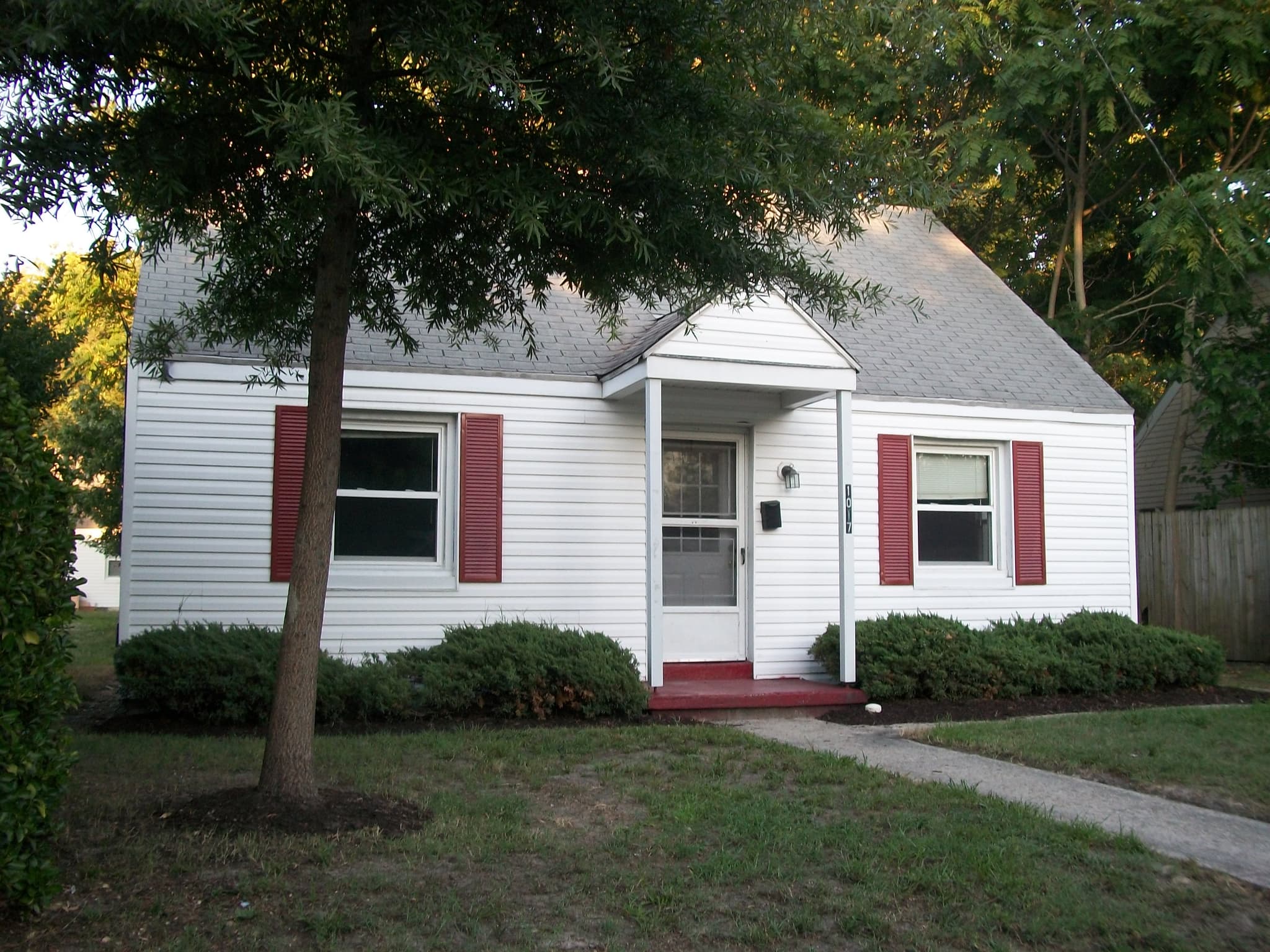 1017 Margaret St