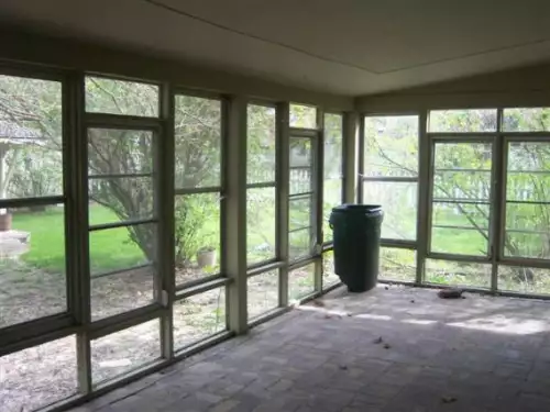 260 W Cedar St