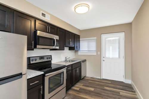 Nine-4-Nine Apartments