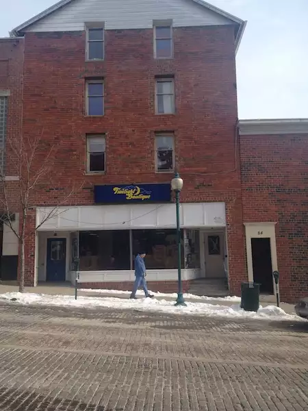 84 N Court