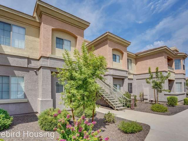 1941 S PIERPONT DR