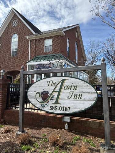 Acorn Inn