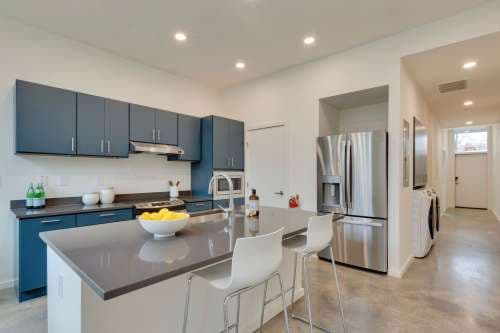 Private Room with Walk-In Closet – Utilities & WiFi Included