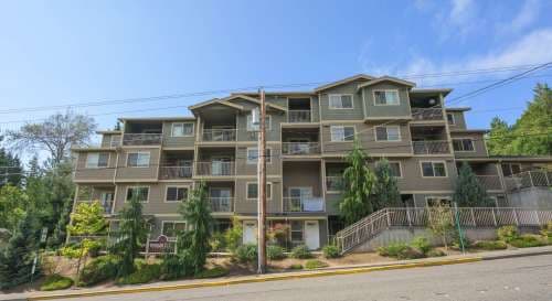 Sign a lease by 6/12/2026 and receive a $1000 Visa Gift Card!