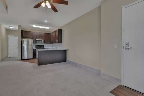 Elmwood Properties - 1040 Como Ave. SE