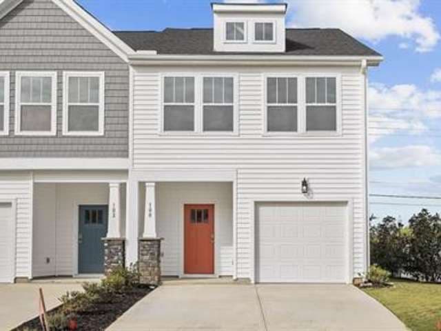 Beautiful 3/2.5 Townhome Move in Ready!